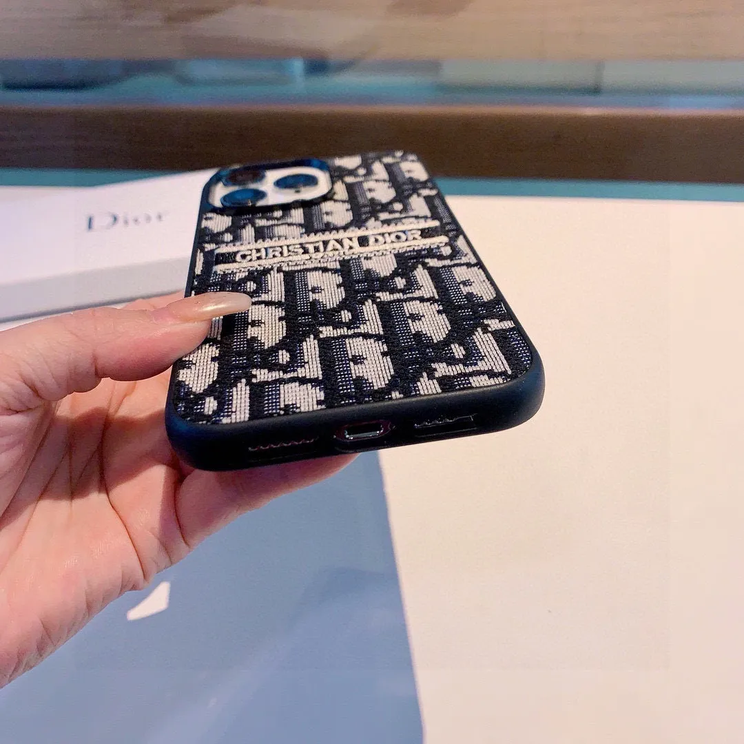 Christian Dior ブラック刺繍布iPhoneケース - 画像 (8)