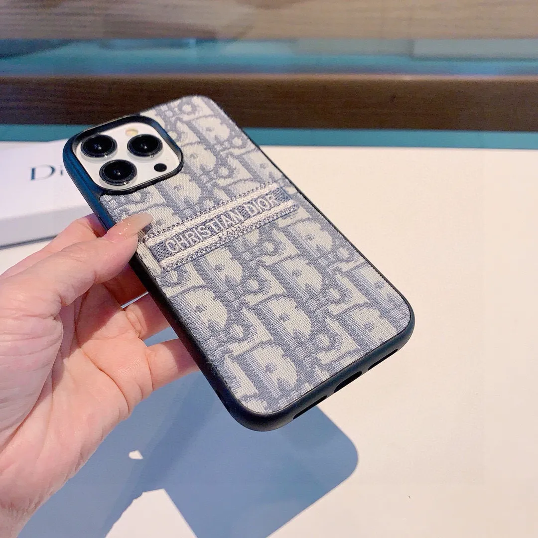Christian Dior ブルー刺繍布iPhoneケース - 画像 (10)