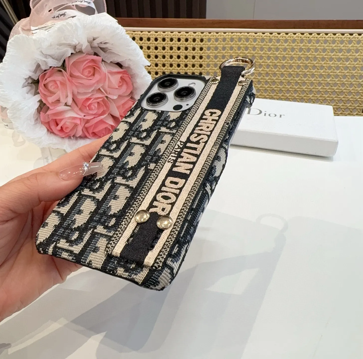 Christian Dior ブラック刺繍手首ケース - 画像 (5)