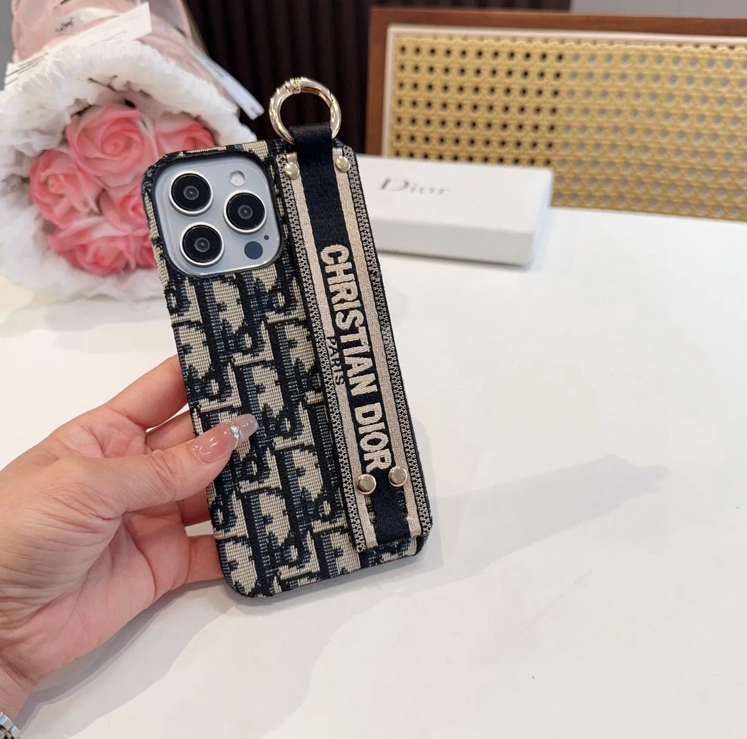 Christian Dior ブラック刺繍手首ケース - 画像 (8)