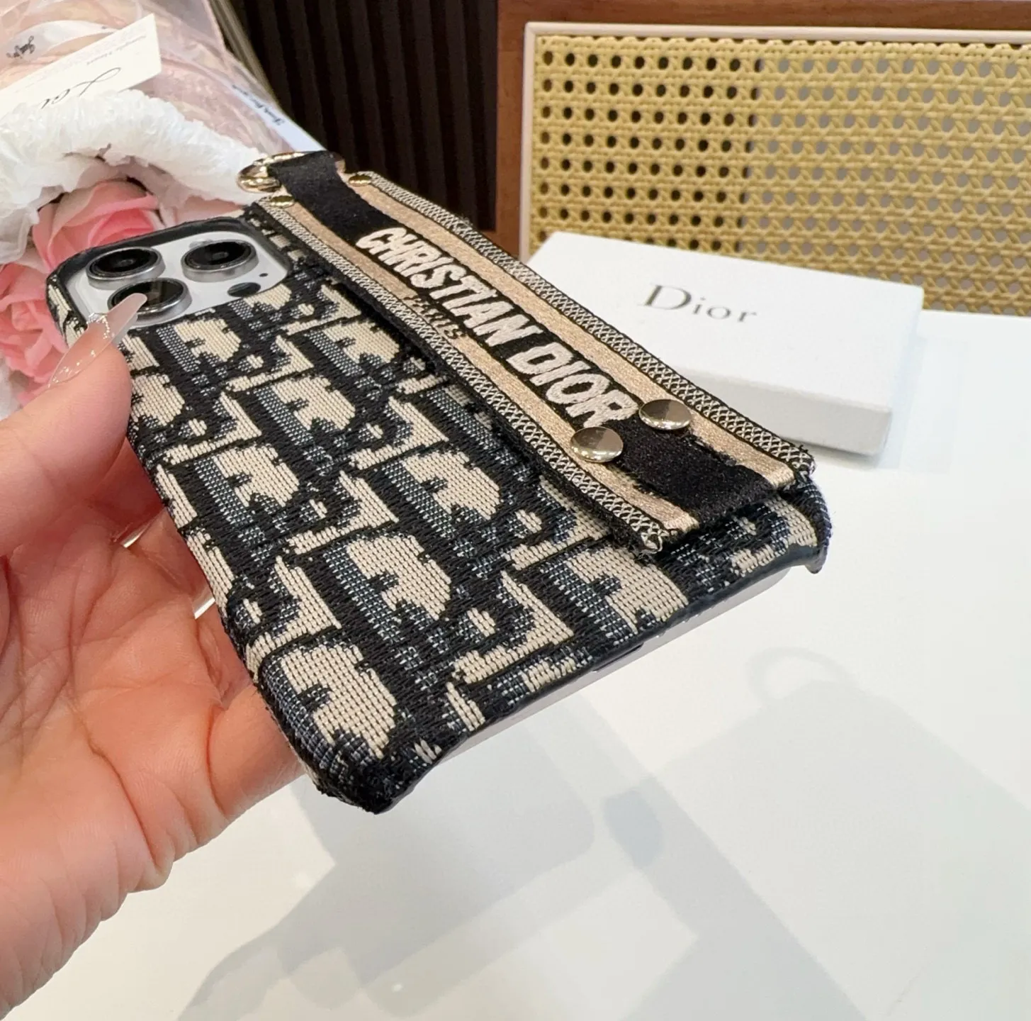 Christian Dior ブラック刺繍手首ケース - 画像 (9)