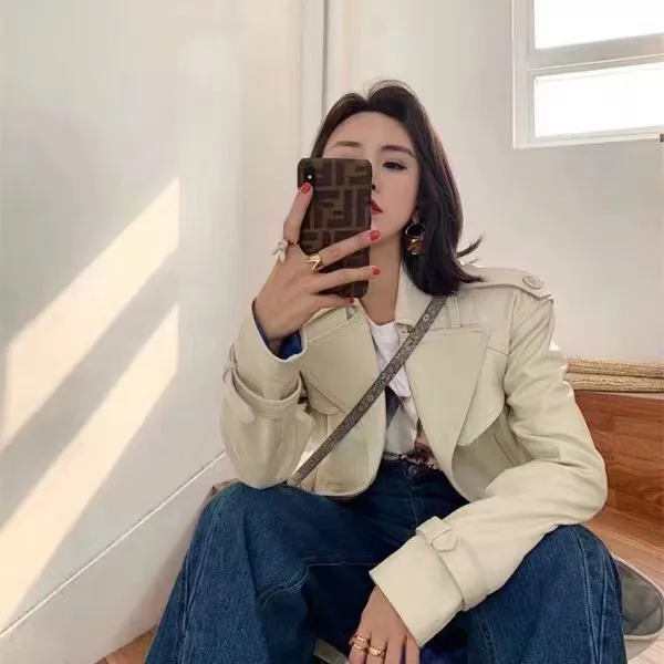 FendiクラシックFFブラウ iPhone14ケース - 画像 (9)