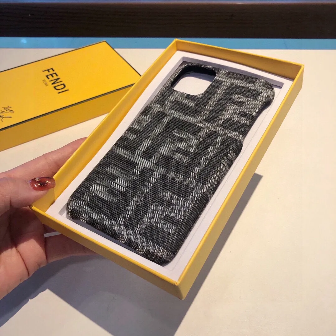 Fendi クラシックFF iPhone14 ケース ブラック - 画像 (3)