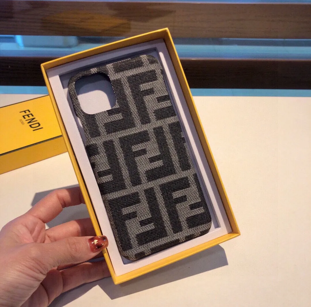 Fendi クラシックFF iPhone14 ケース ブラック - 画像 (4)
