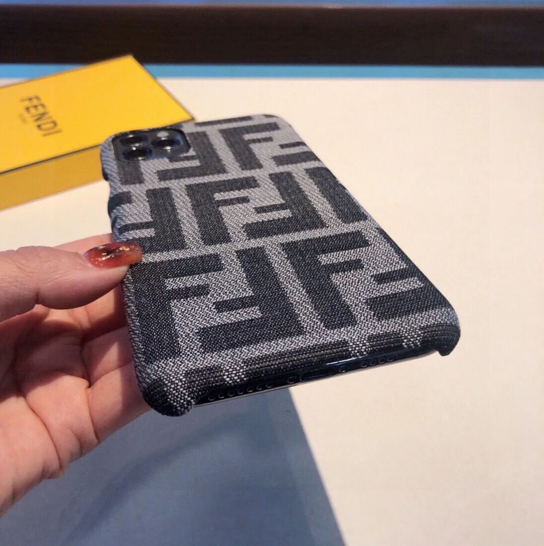 Fendi クラシックFF iPhone14 ケース ブラック - 画像 (5)