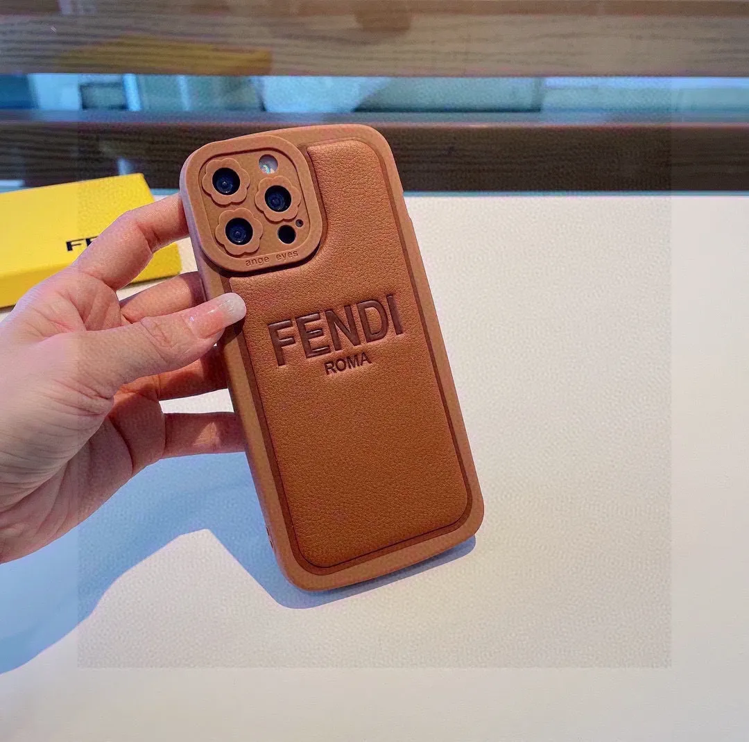 FENDI 茶色 全包TPU iPhone15pro maxケース - 画像 (6)