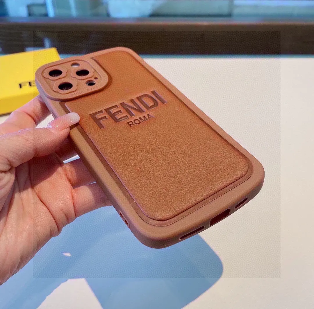 FENDI 茶色 全包TPU iPhone15pro maxケース - 画像 (9)