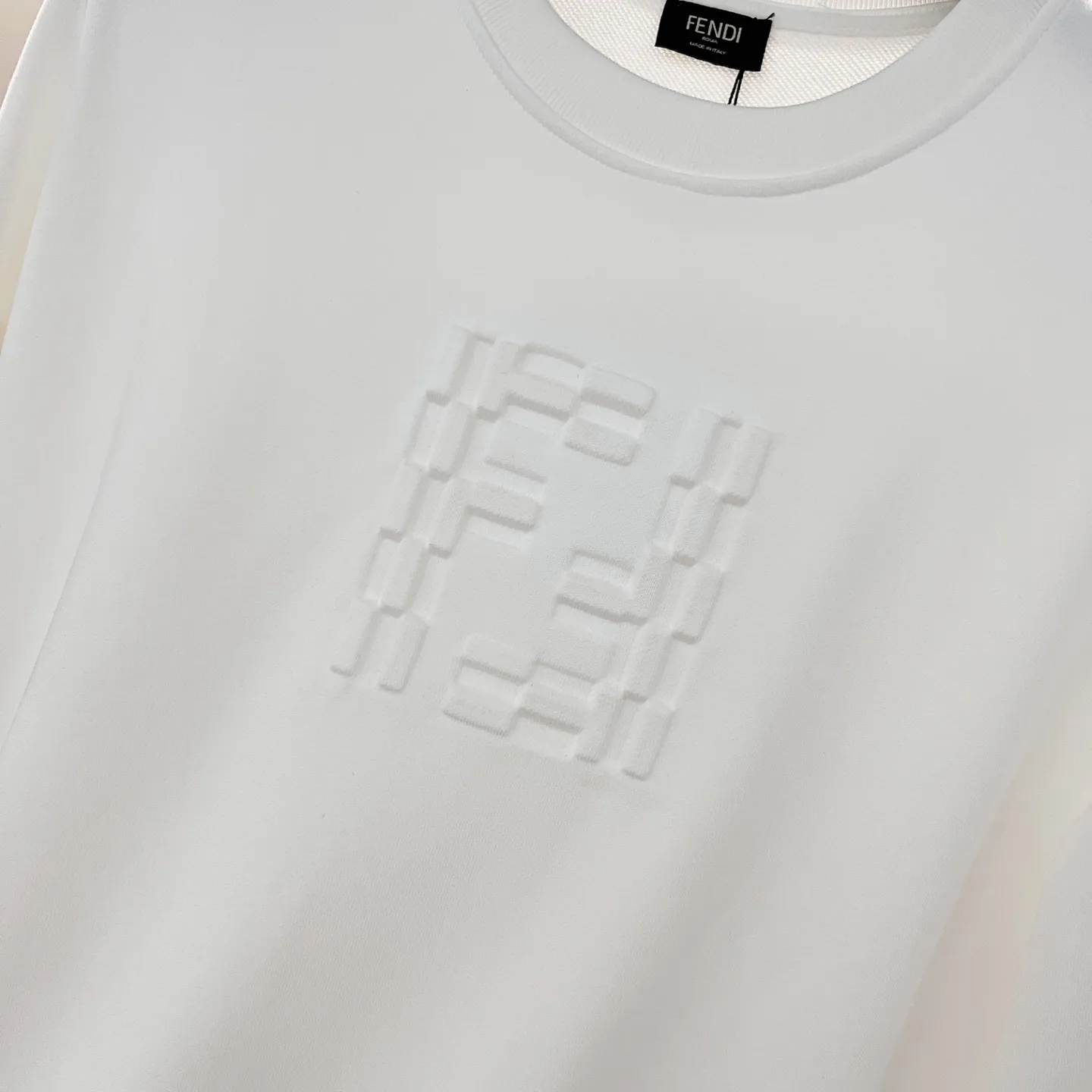 FENDI 420gコットンラウンドネックスウェット 白 - 画像 (6)