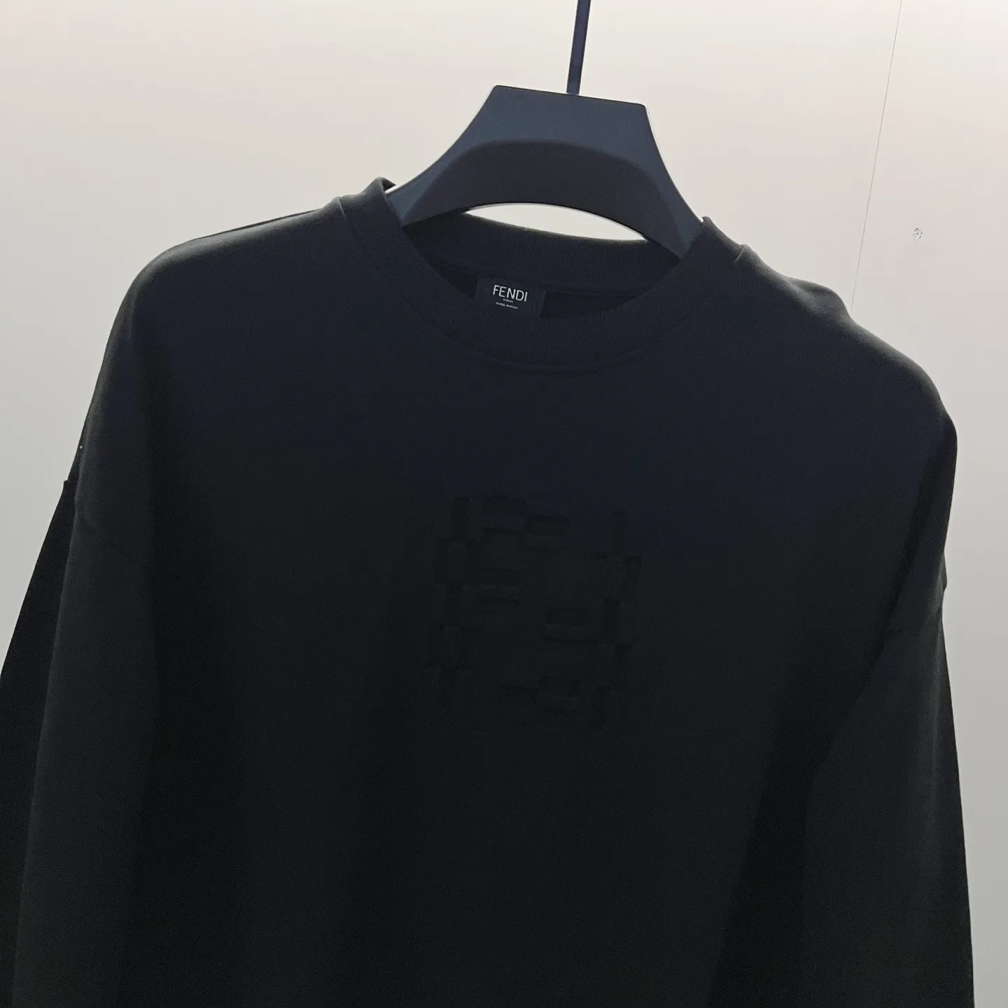 FENDI 420gコットンラウンドネックスウェット ブラック - 画像 (5)