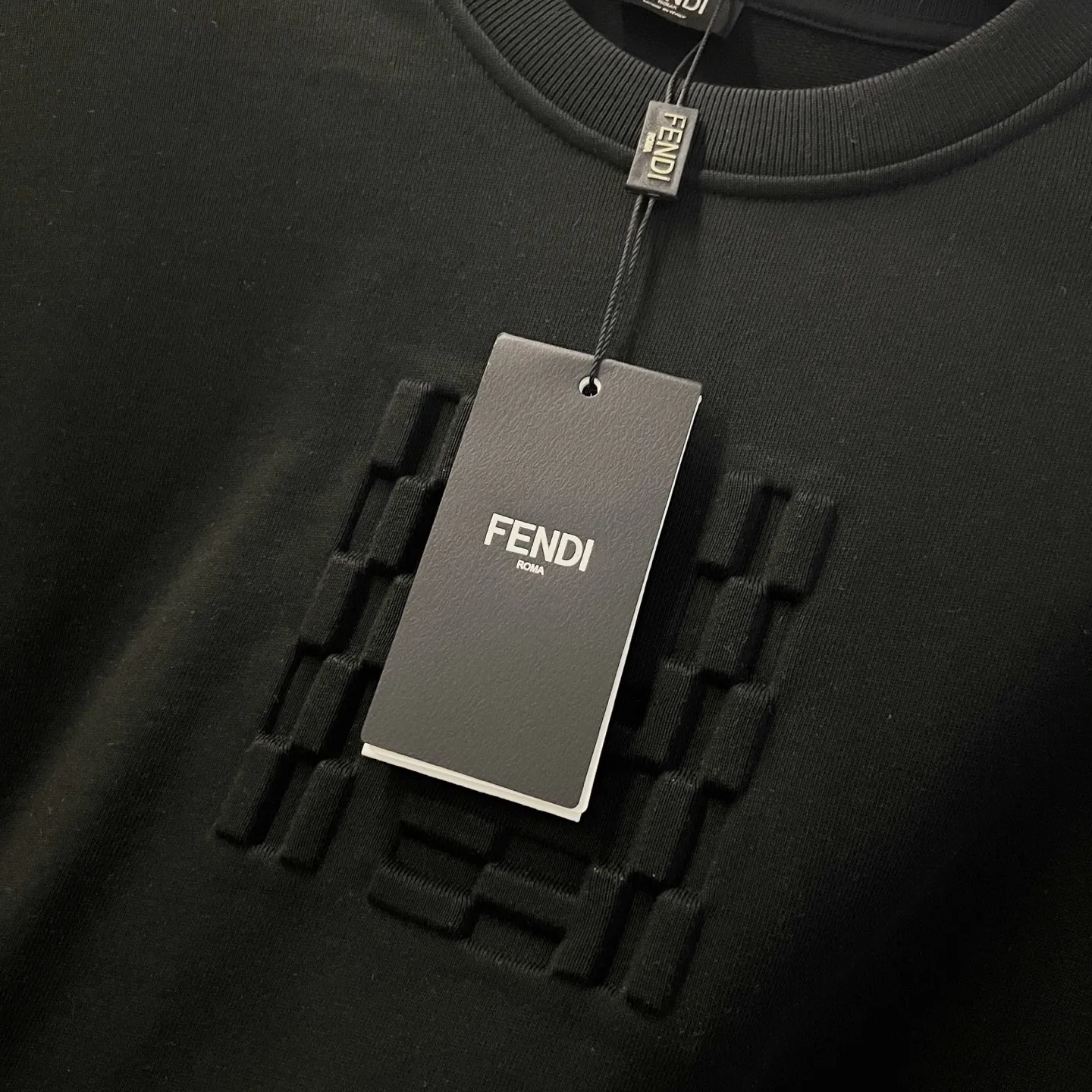 FENDI 420gコットンラウンドネックスウェット ブラック - 画像 (6)