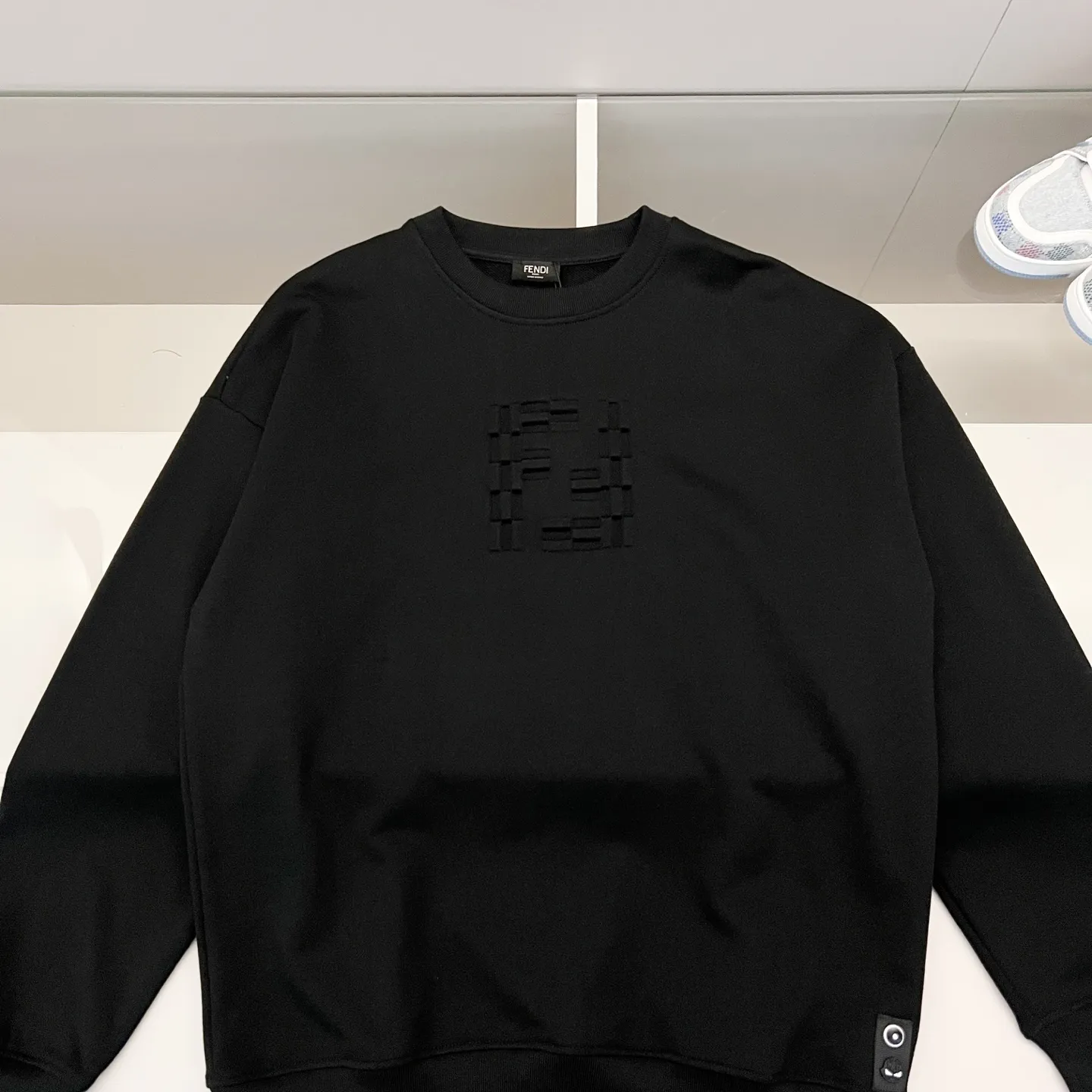 FENDI 420gコットンラウンドネックスウェット ブラック - 画像 (10)