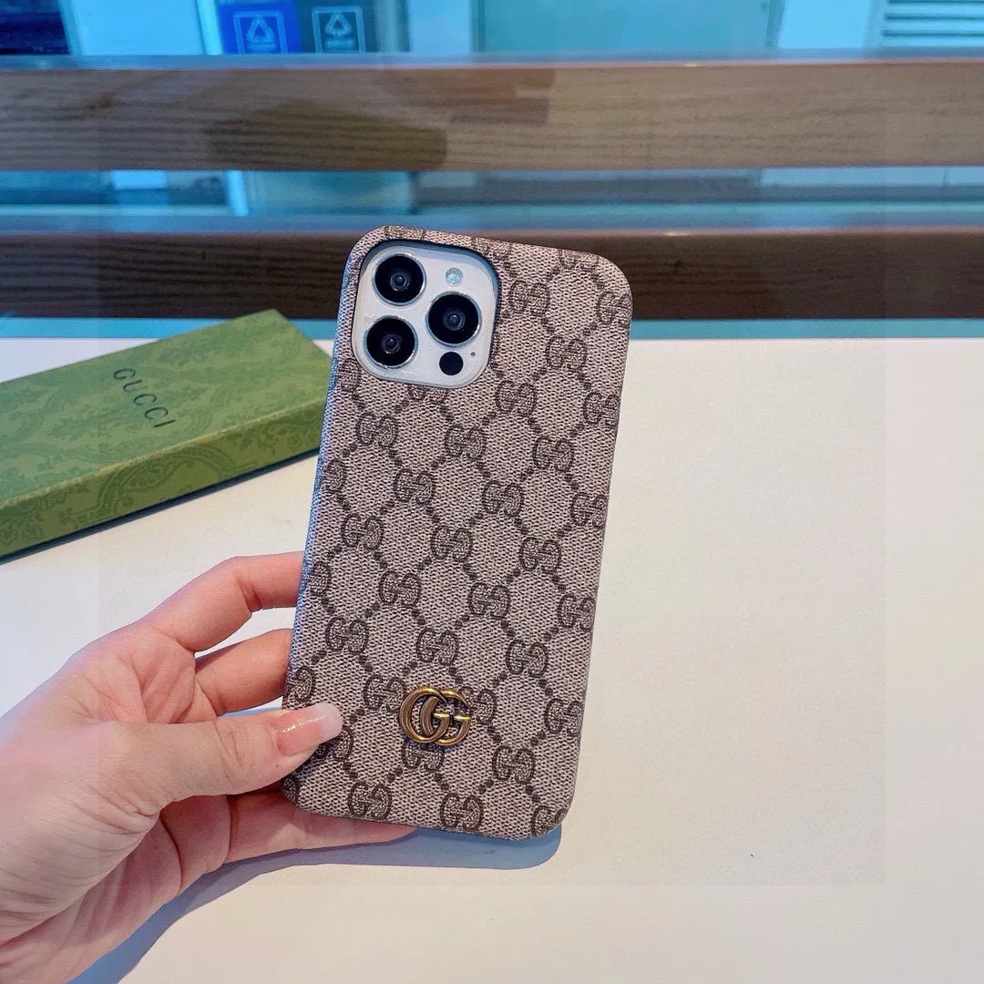 Gucci iPhoneケース クラシック柄 ベージュ - 画像 (3)