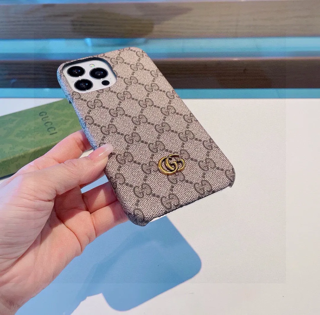 Gucci iPhoneケース クラシック柄 ベージュ - 画像 (4)