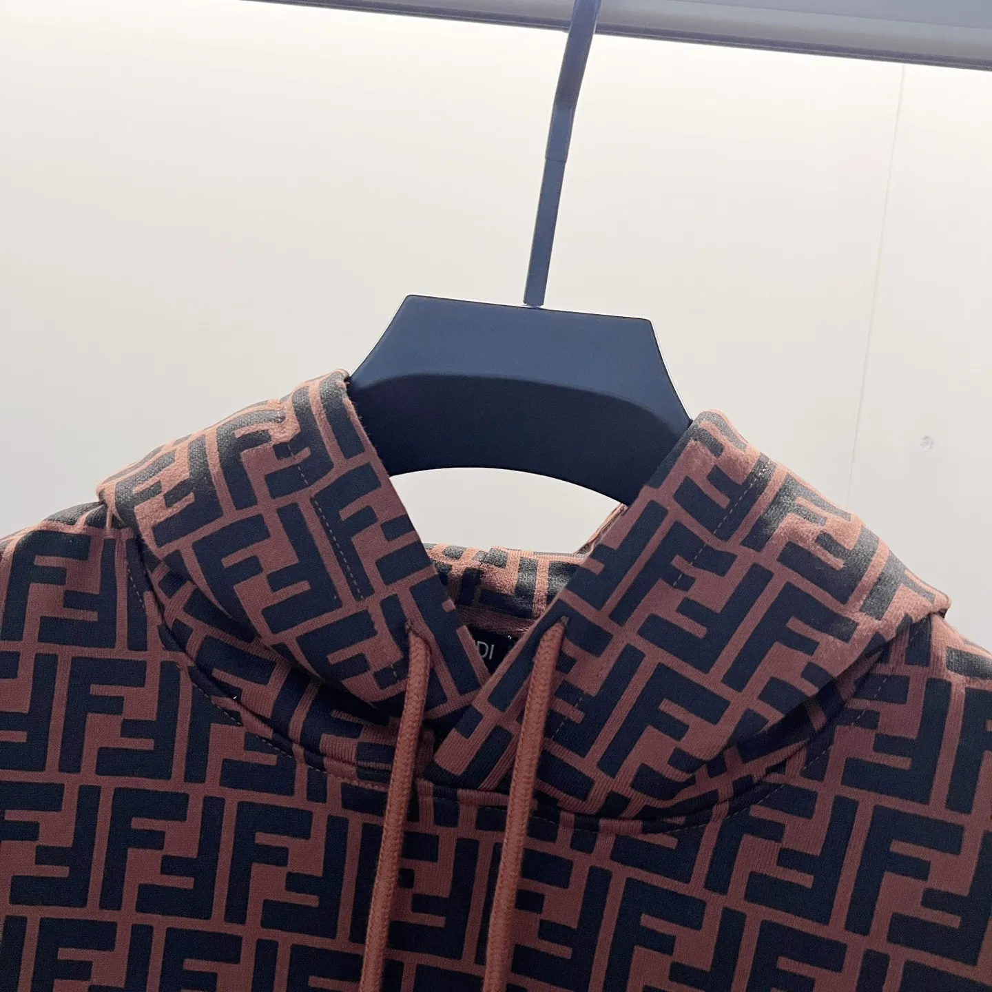 FENDI 420gコットン黒灰色パーカー - 画像 (4)