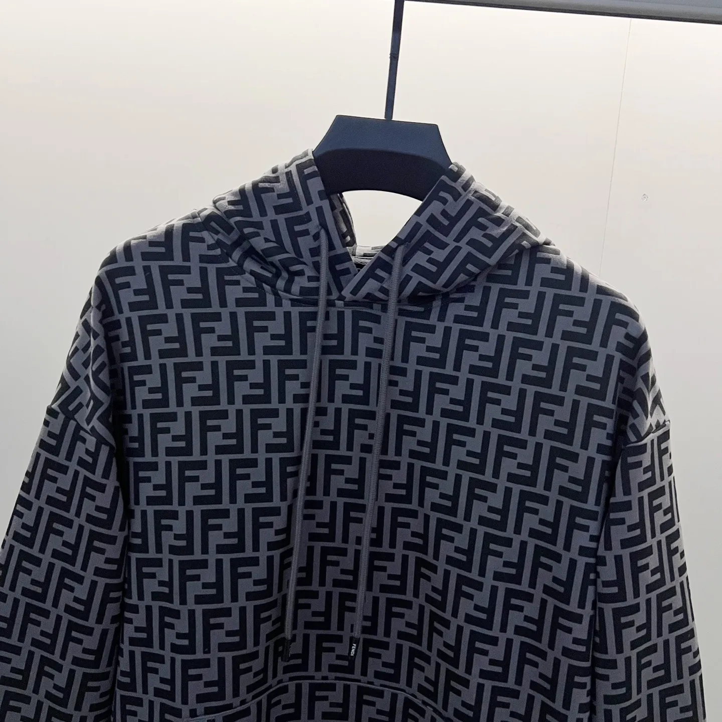 FENDI 420gコットン黒灰色パーカー - 画像 (5)