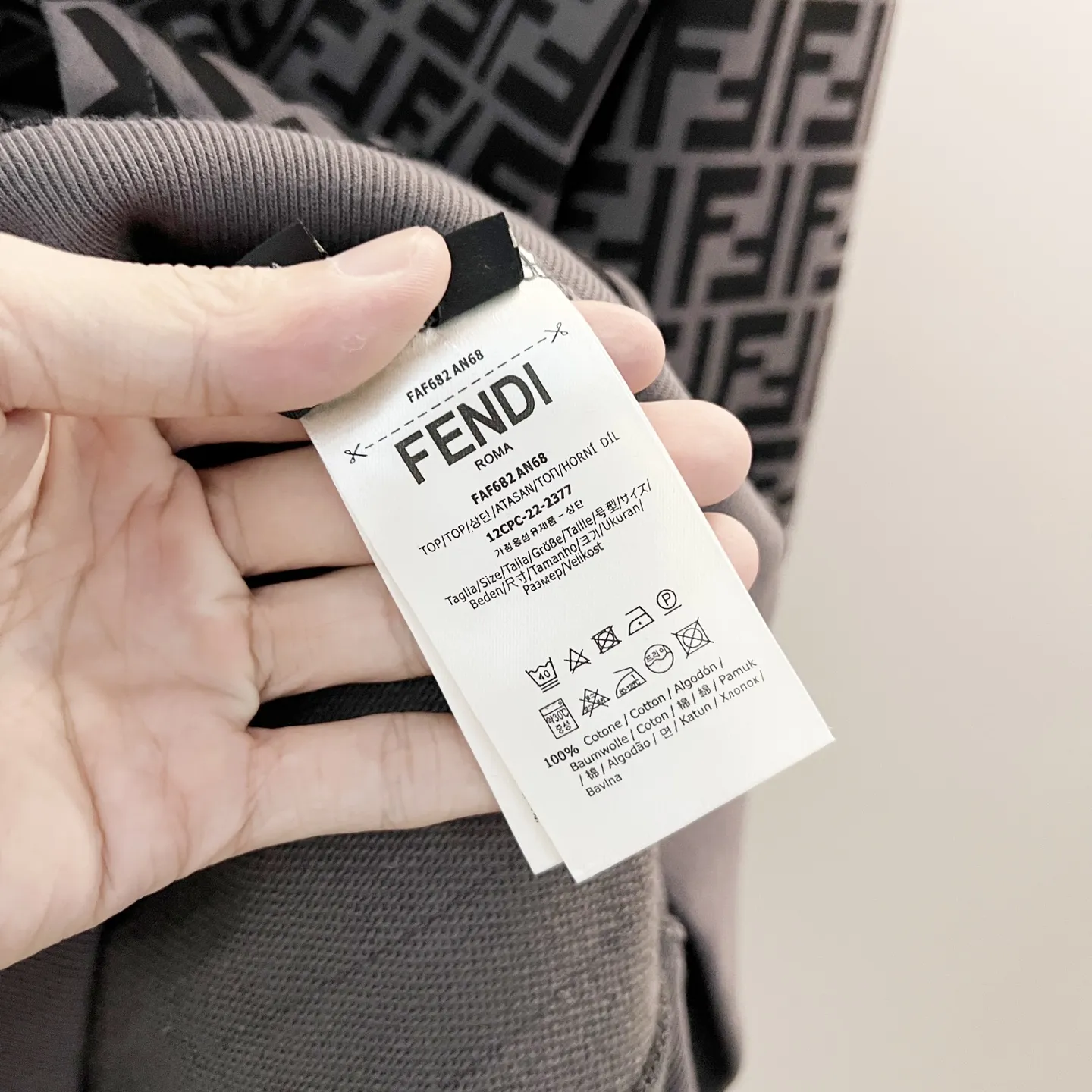 FENDI 420gコットン黒灰色パーカー - 画像 (9)