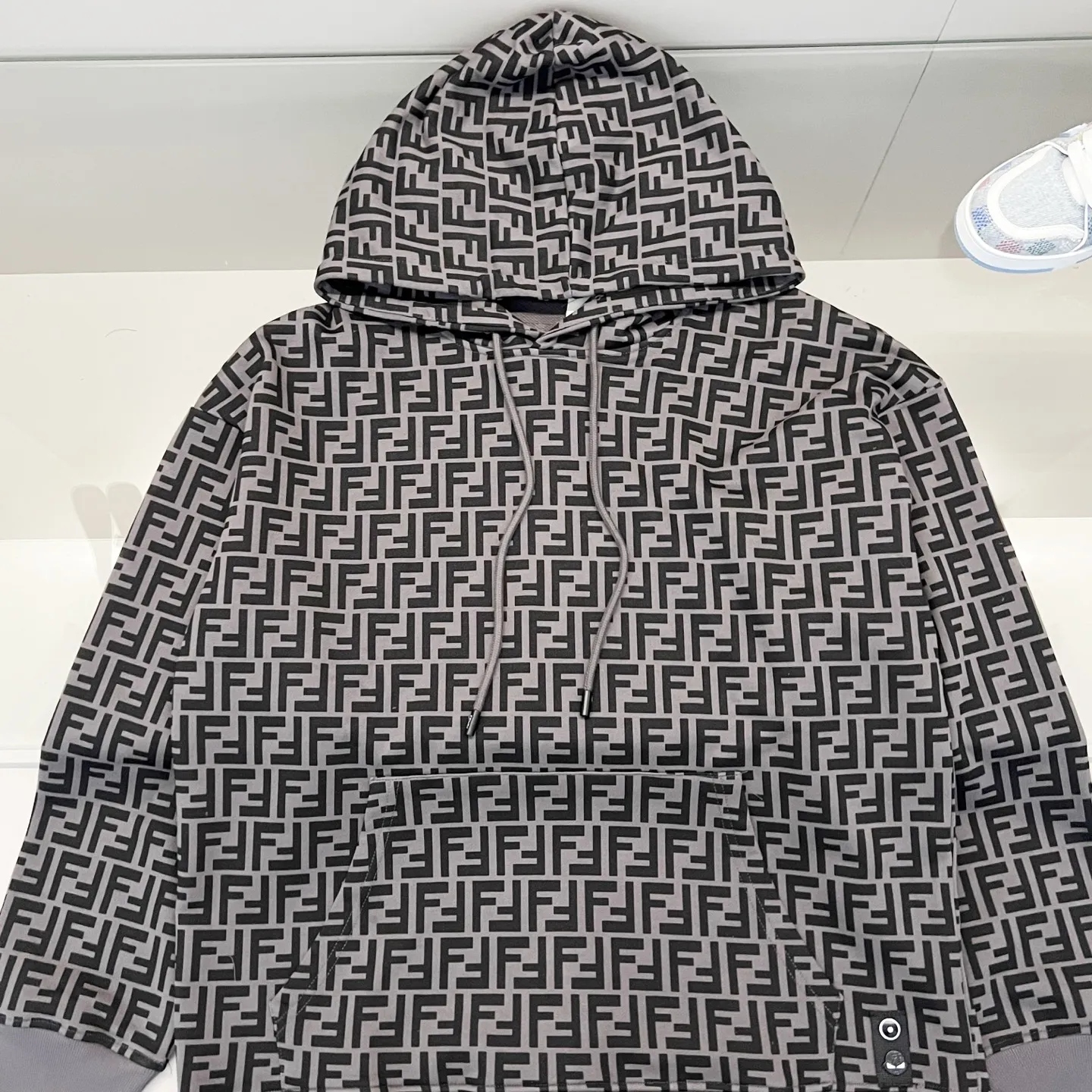 FENDI 420gコットン黒灰色パーカー - 画像 (10)