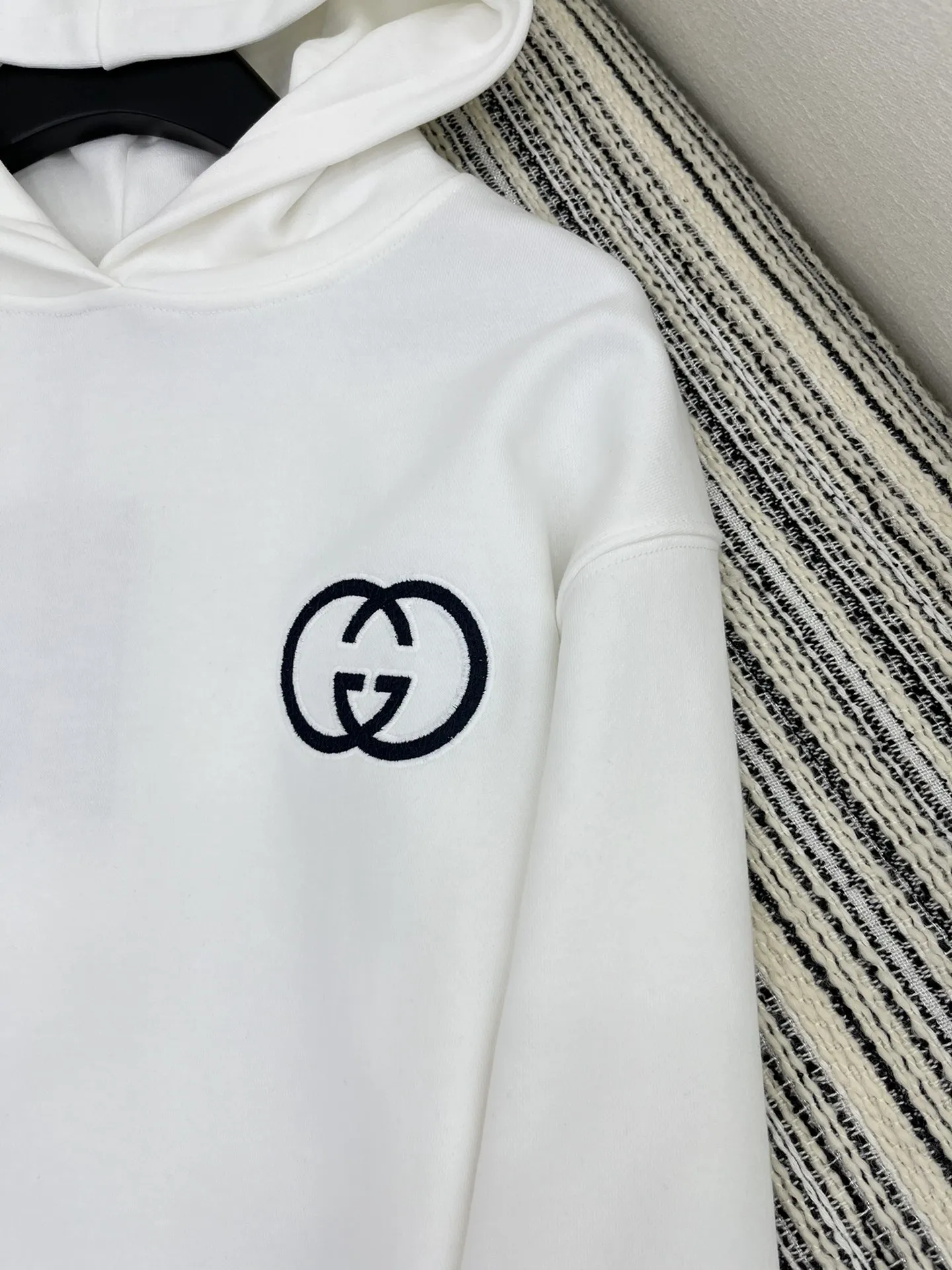 Gucci 2024新品白 Hoodie刺繍デザイン - 画像 (4)
