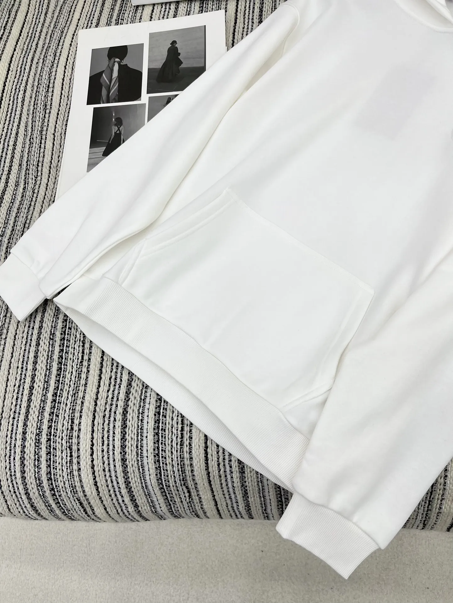 Gucci 2024新品白 Hoodie刺繍デザイン - 画像 (5)