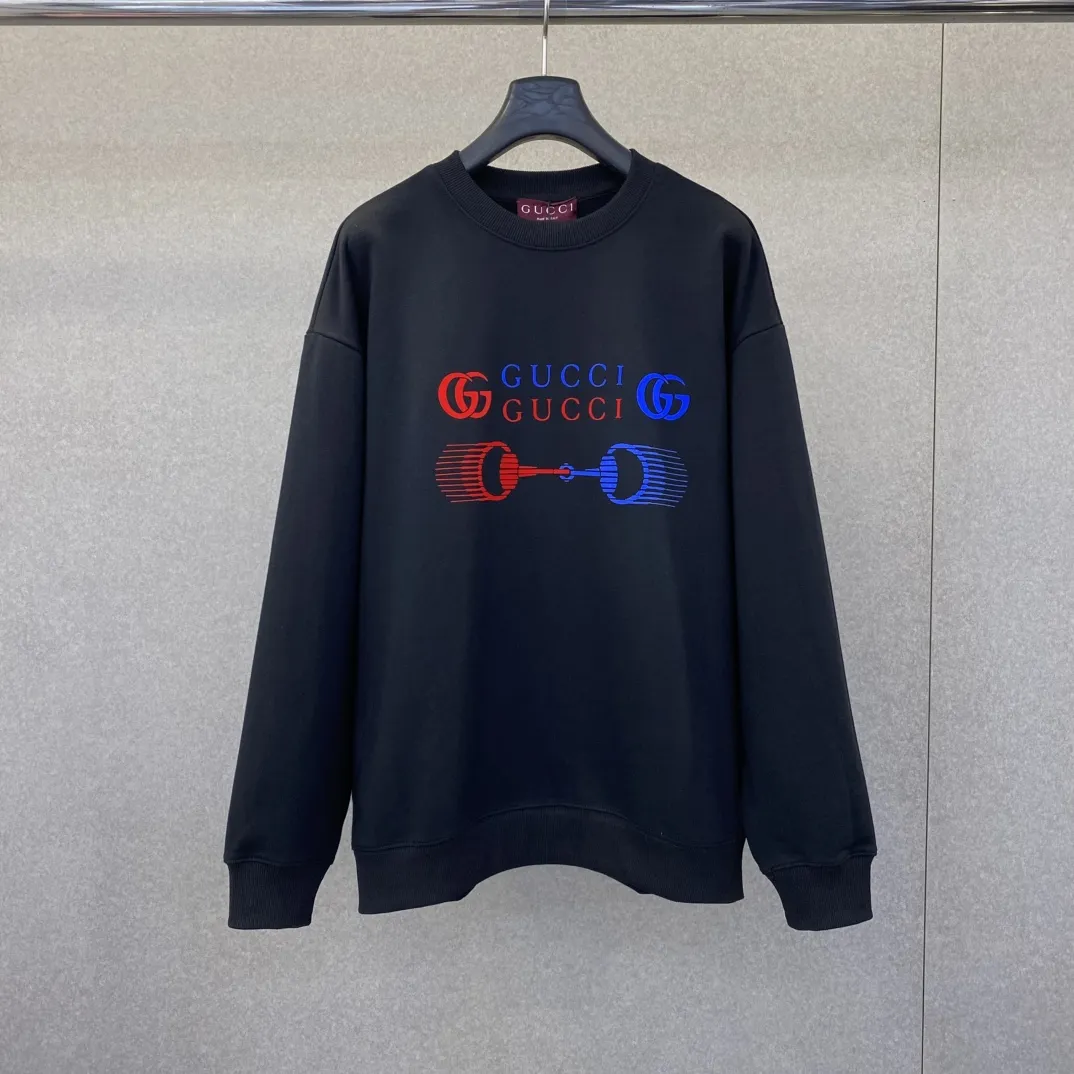 Gucci 25新作ブラックロゴプリント長袖スウェット