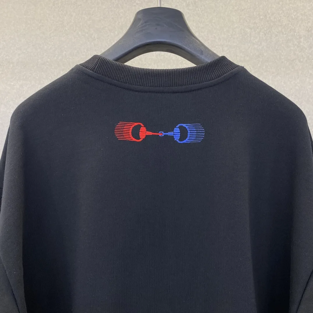 Gucci 25新作ブラックロゴプリント長袖スウェット - 画像 (9)