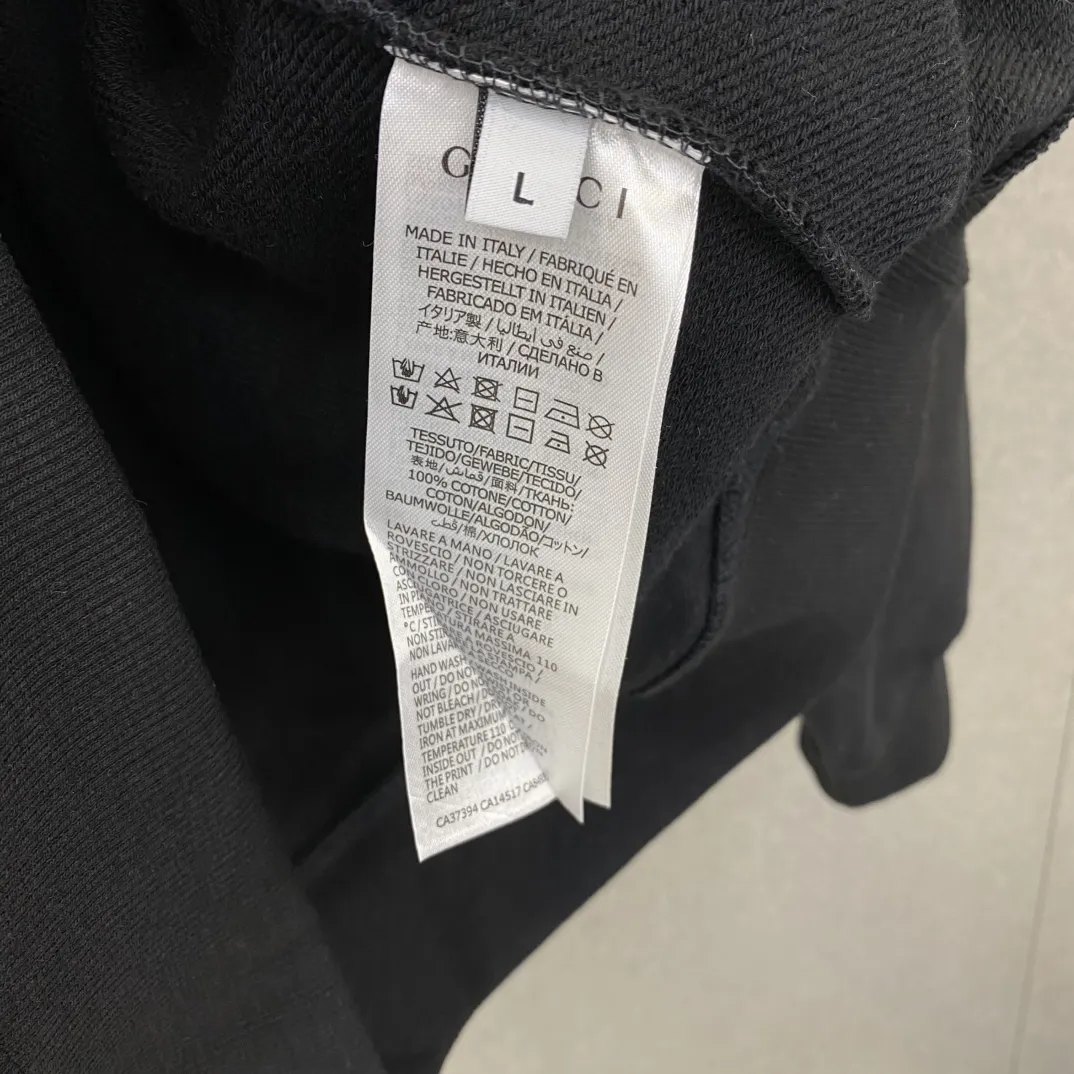 Gucci 25新作ブラックロゴプリント長袖スウェット - 画像 (10)