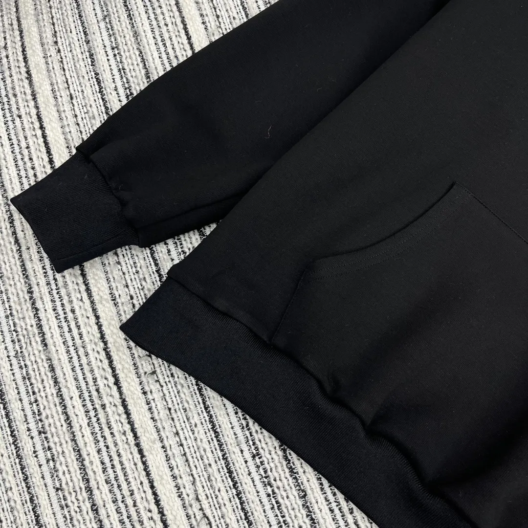 LOEWE シリーズ ブラック刺繍ロゴセット - 画像 (5)