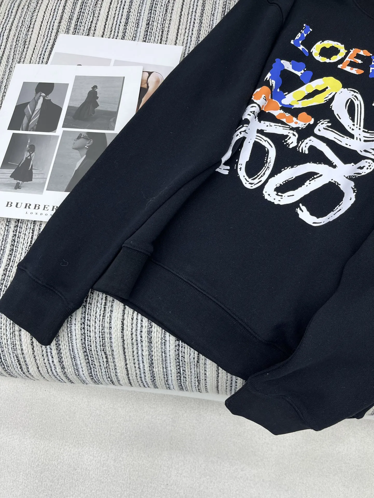 Loewe 黒色プリントのラウンドネックのパーカー - 画像 (5)