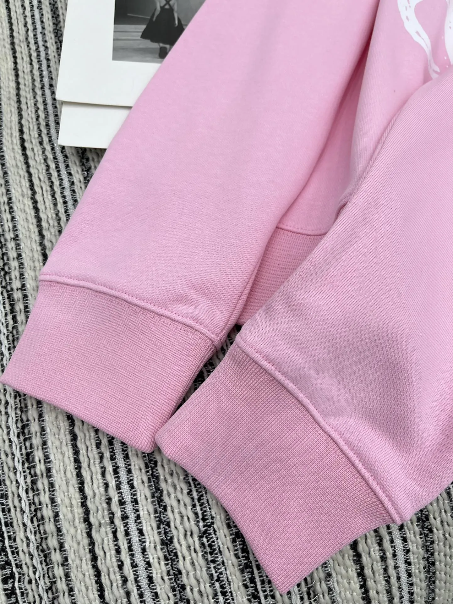 Loewe 2024新作ピンク色プリントパーカー - 画像 (7)