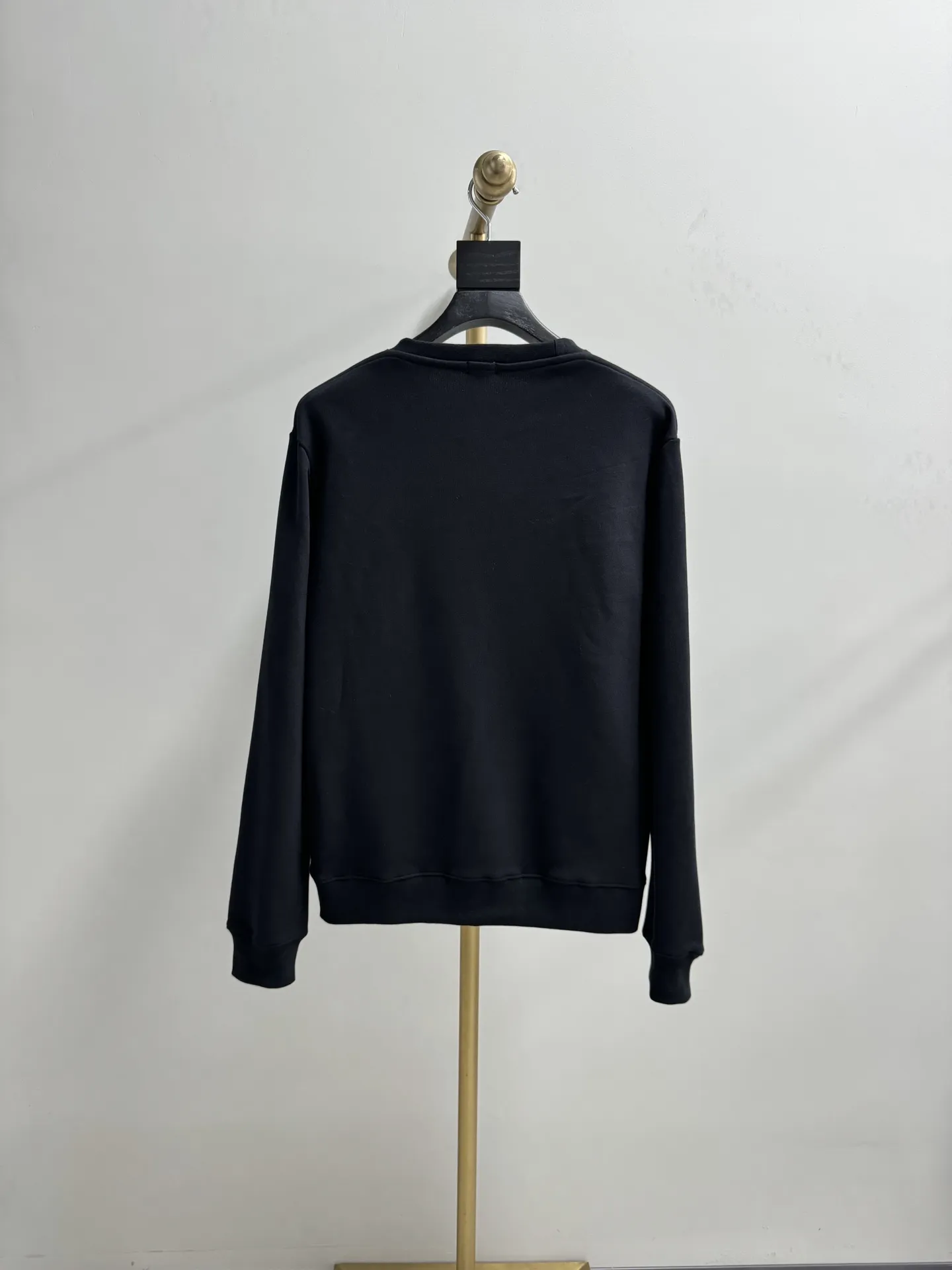 LOEWE ブラックロゴ刺繍ラウンドネックスウェット - 画像 (3)