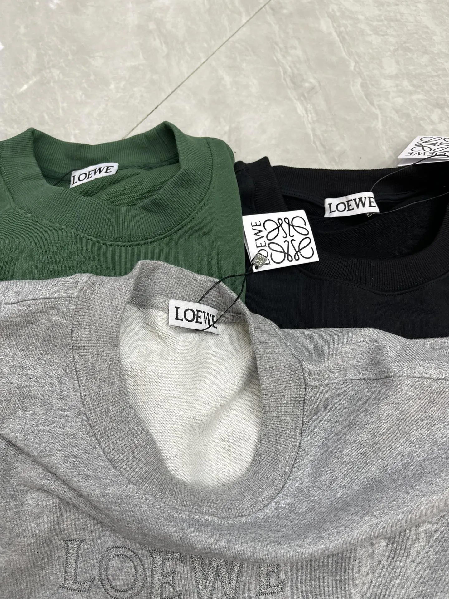 Loewe新作刺繍ロゴラウンドネックスウェットシャツ - 画像 (7)