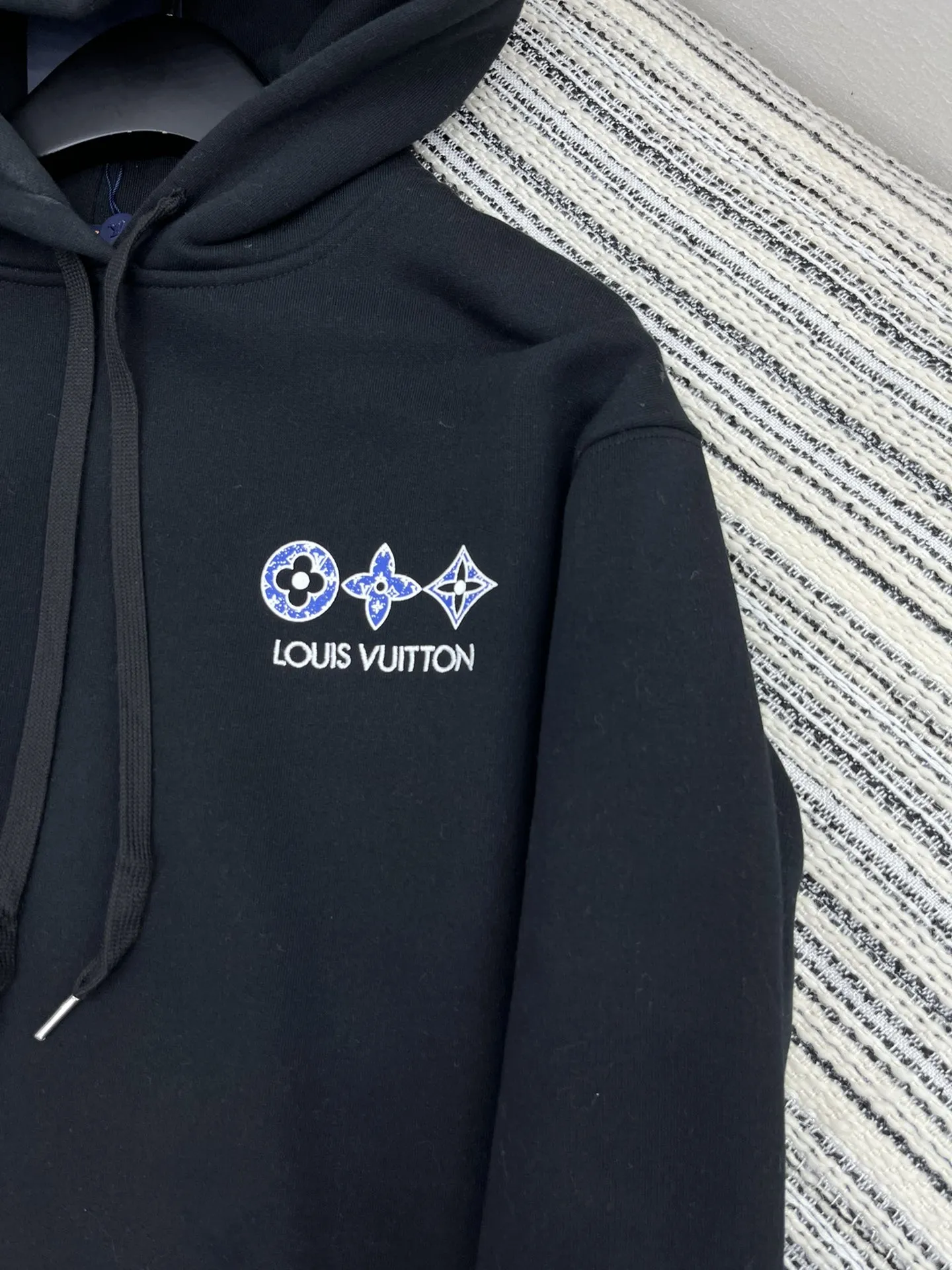 Louis Vuitton 黒色フリース付きパーカー - 画像 (4)