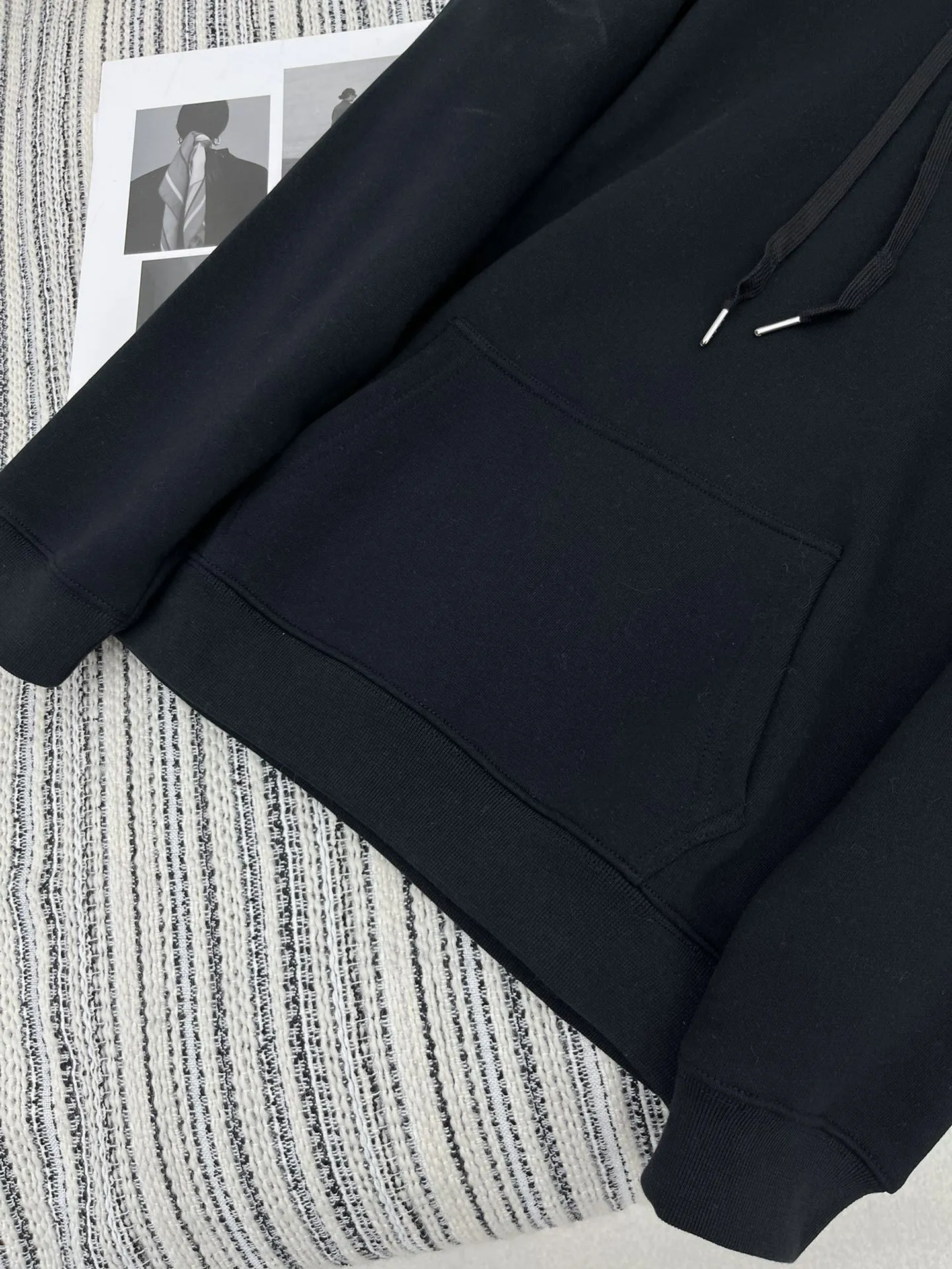 Louis Vuitton 黒色フリース付きパーカー - 画像 (5)