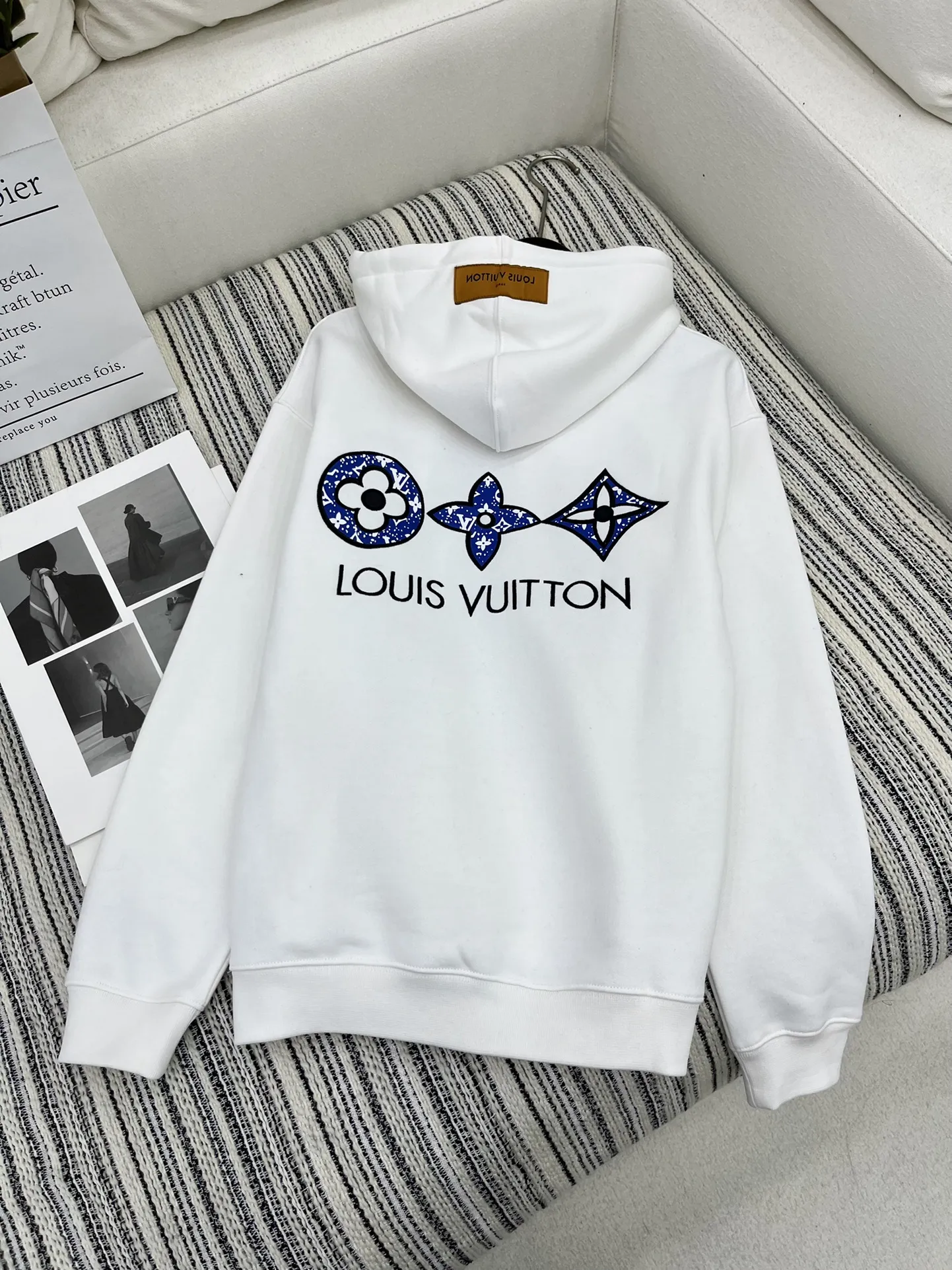 LOUIS VUITTON 白 フード付きガーター - 画像 (6)