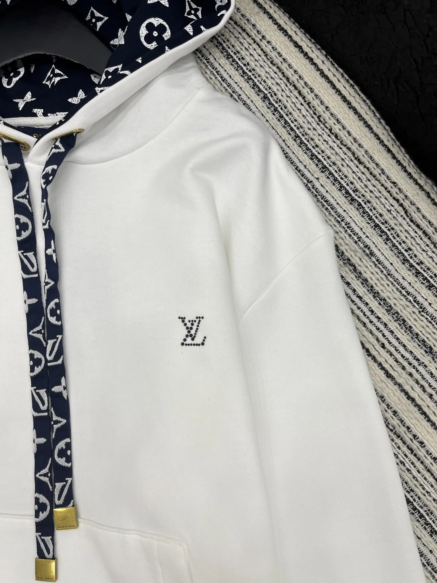 Louis Vuitton 白 クラシックフーディ - 画像 (4)