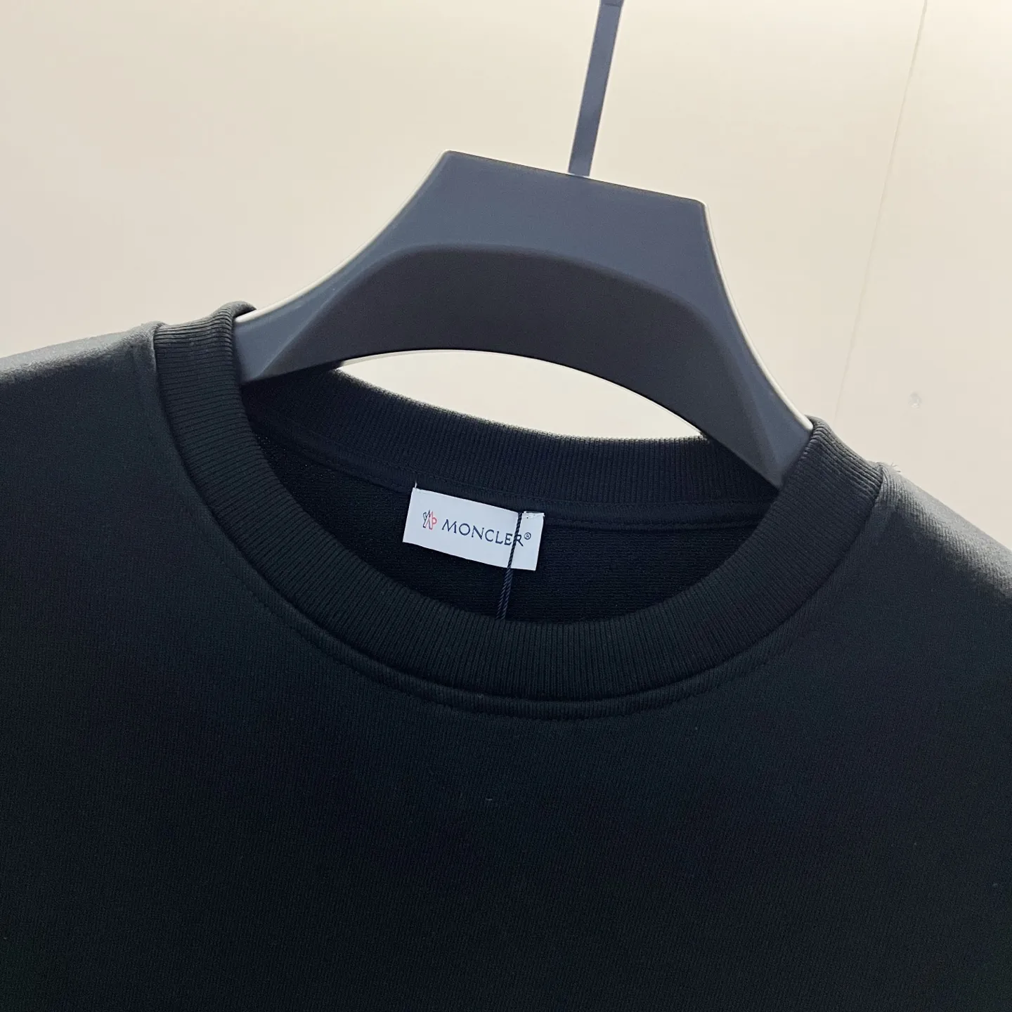 MONCLER 420gコットン黒色ラウンドネックスウェット - 画像 (4)