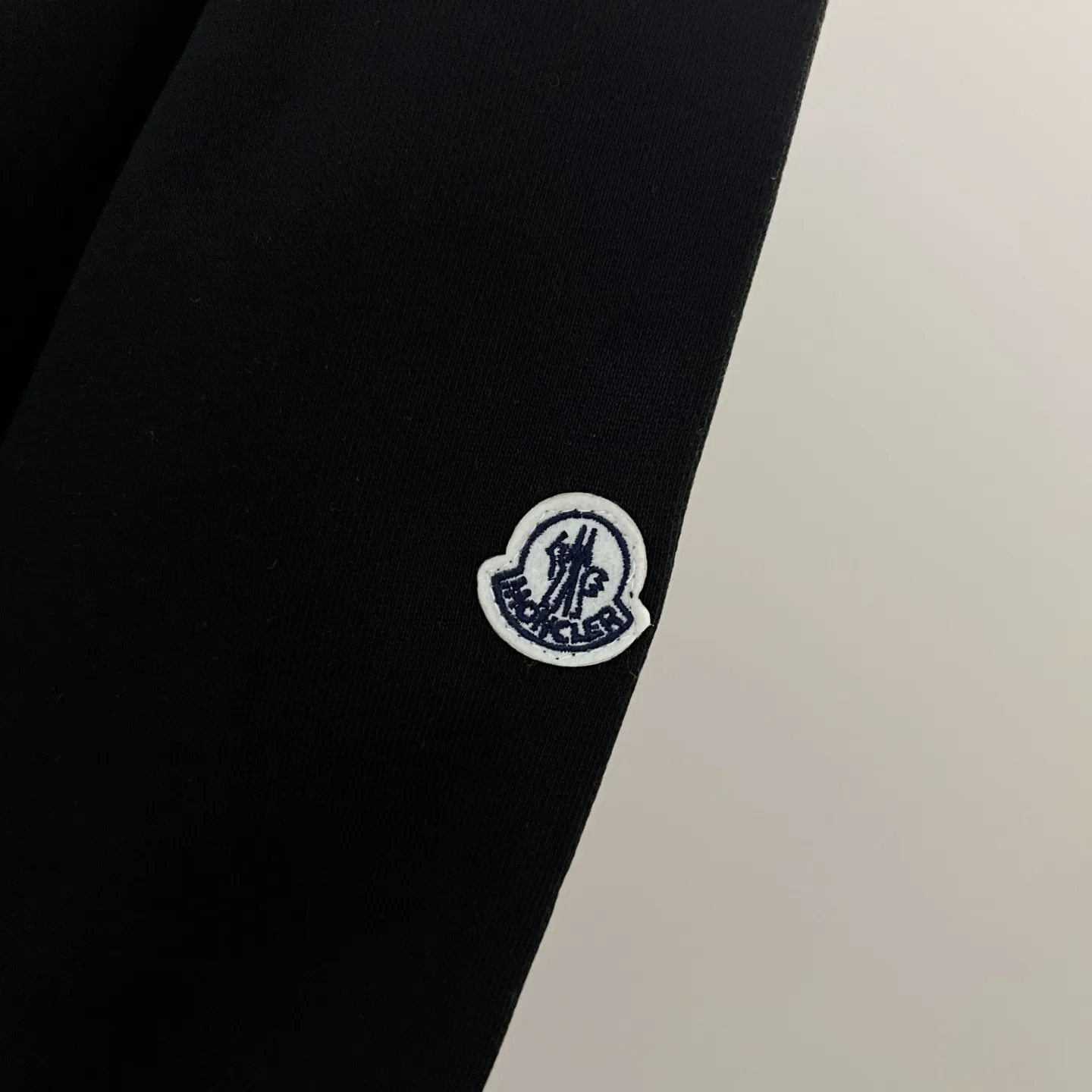 MONCLER 420gコットン Crew Neckスウェット ブラック - 画像 (8)