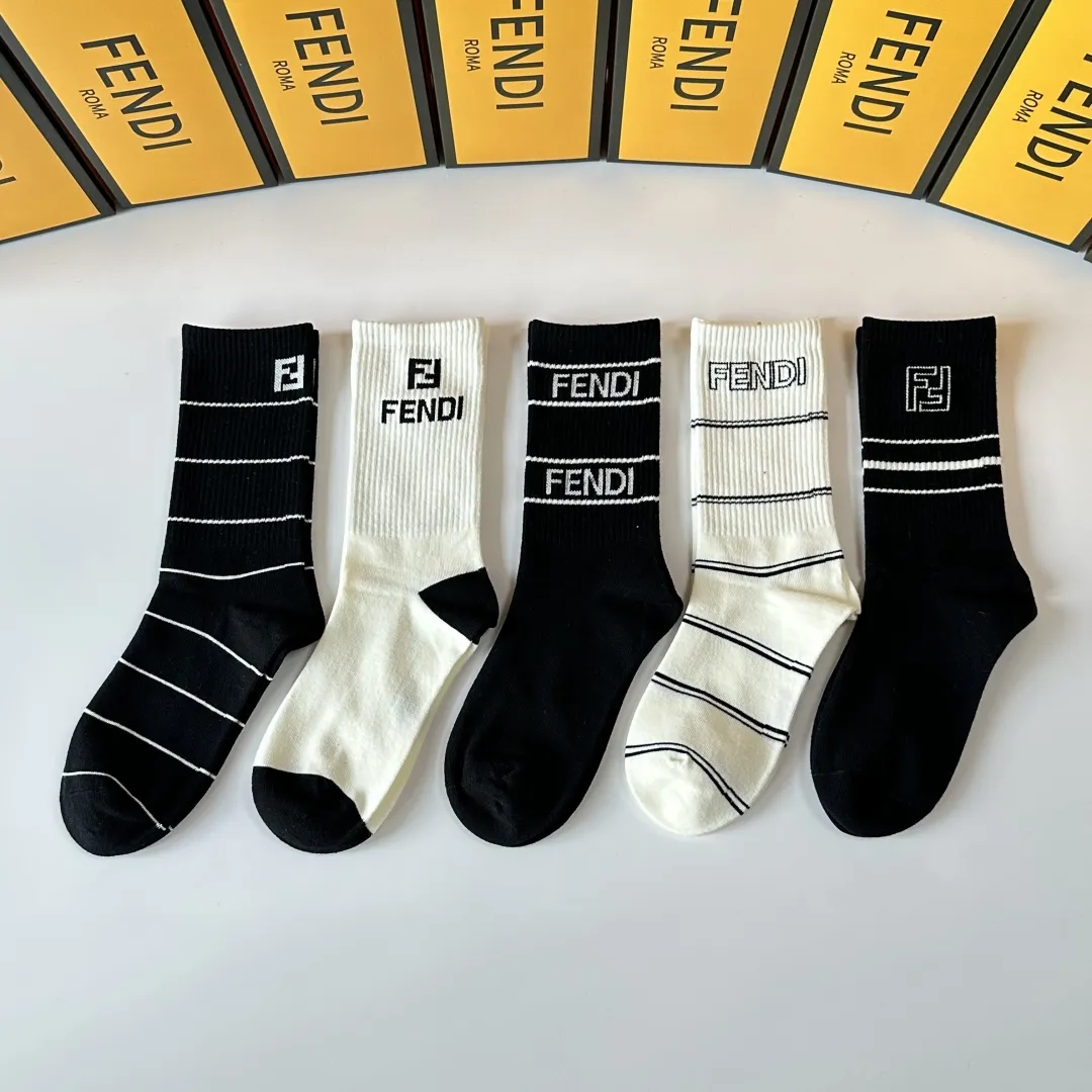 FENDI 新款中長丈ソックス 黒白 5足セット