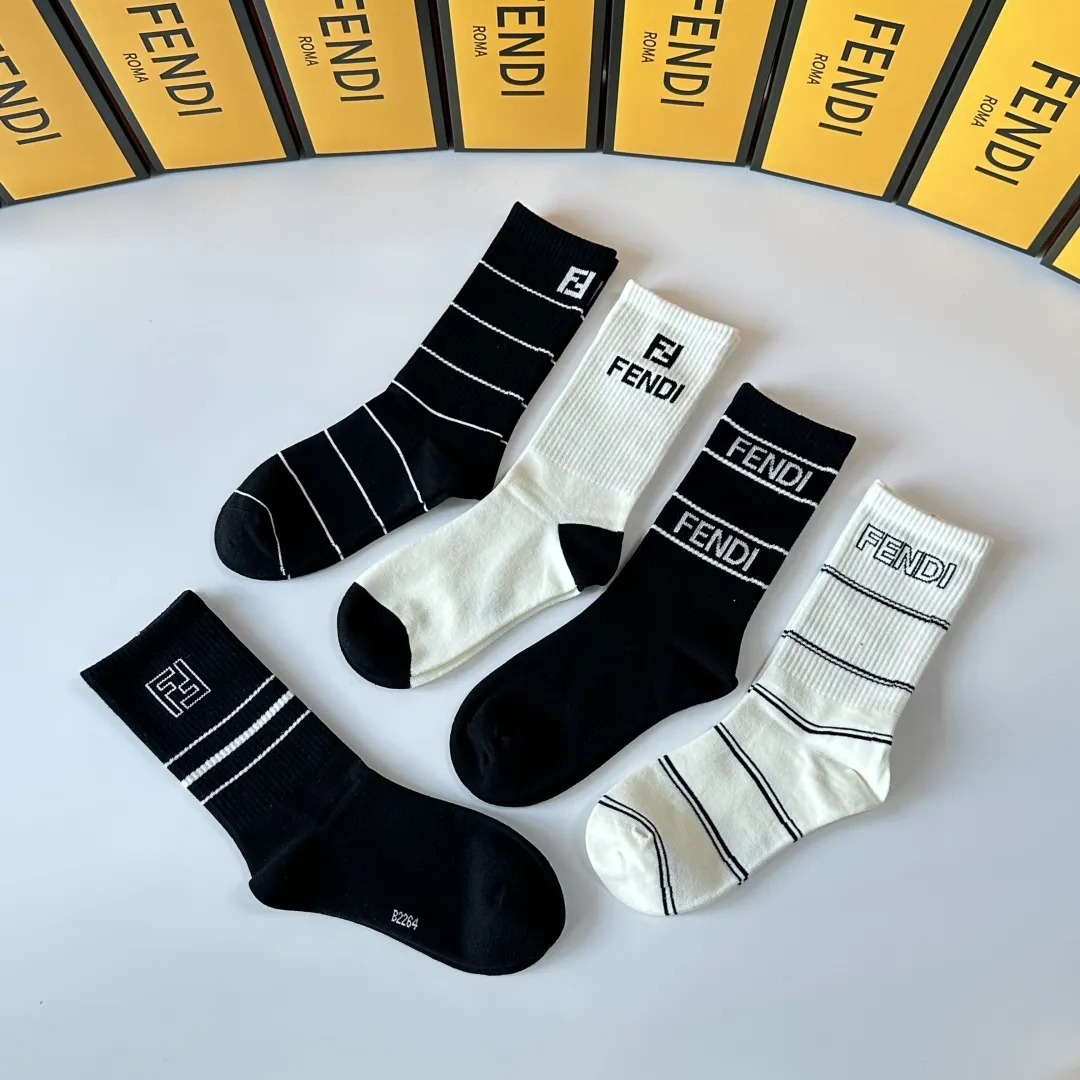 FENDI 新款中長丈ソックス 黒白 5足セット - 画像 (5)