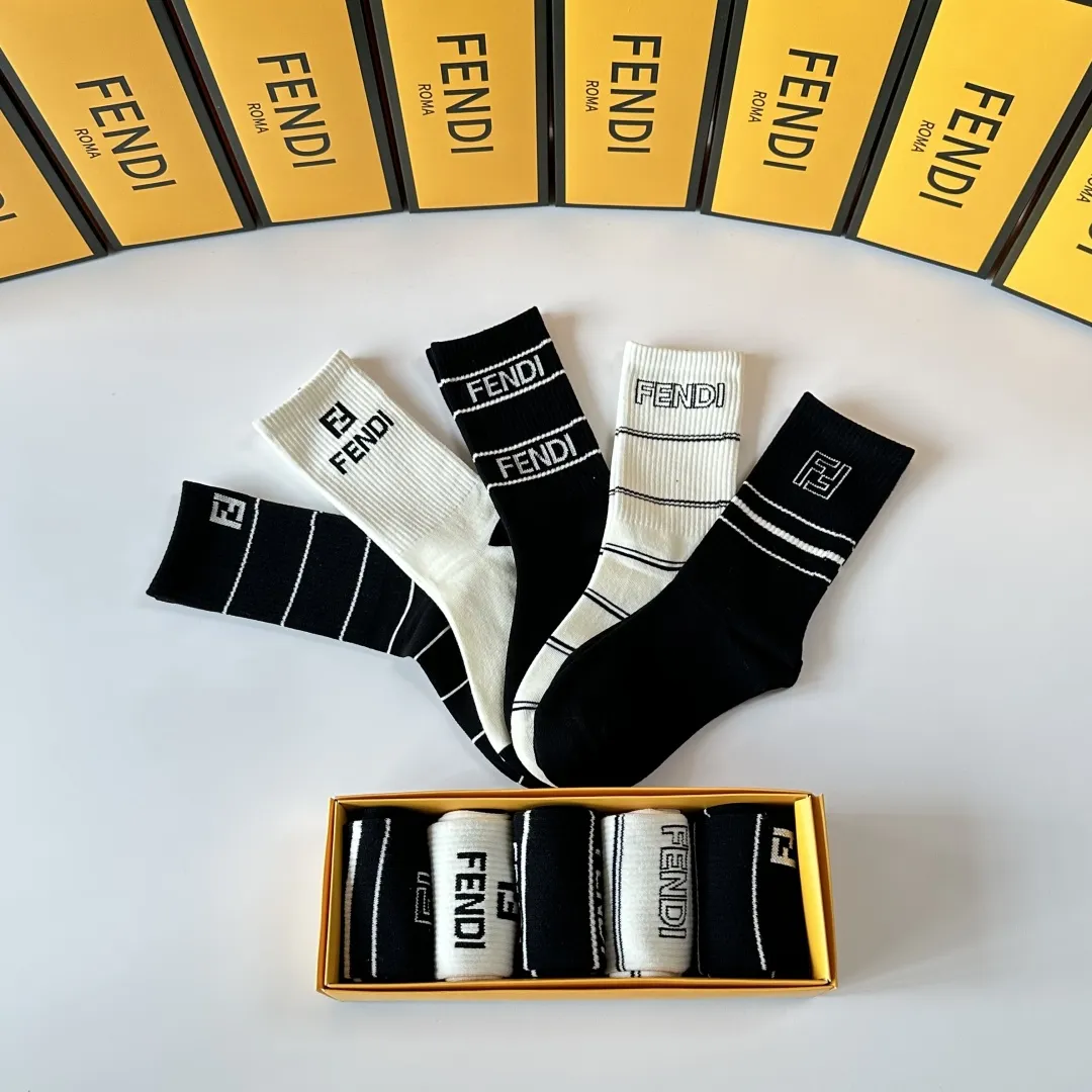 FENDI 新款中長丈ソックス 黒白 5足セット - 画像 (8)