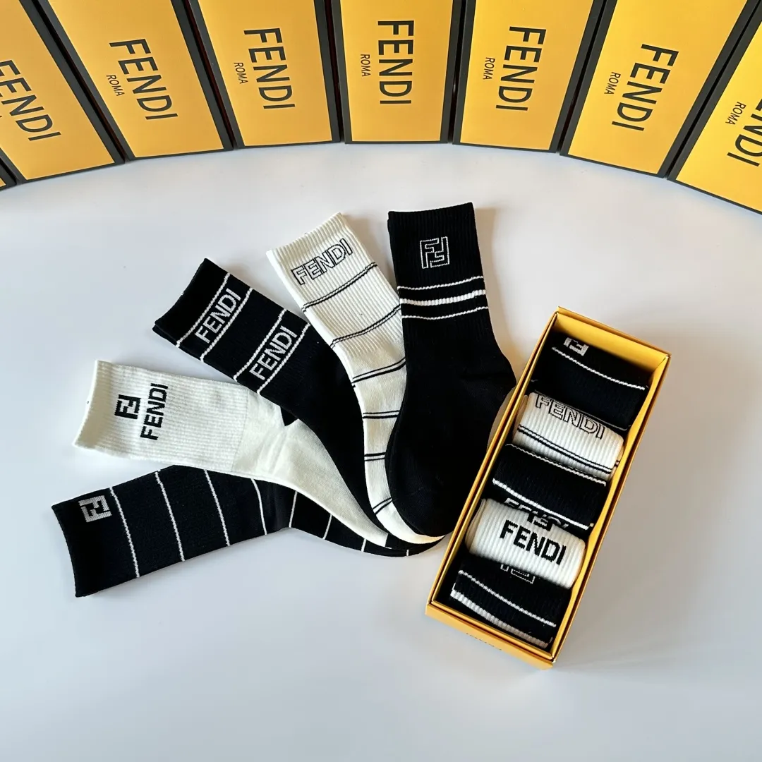 FENDI 新款中長丈ソックス 黒白 5足セット - 画像 (9)