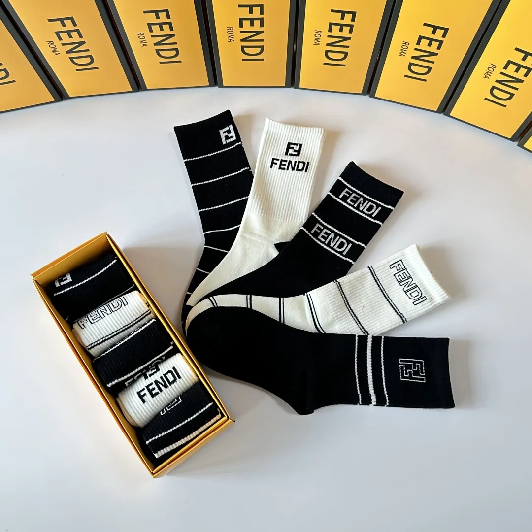FENDI 新款中長丈ソックス 黒白 5足セット - 画像 (10)