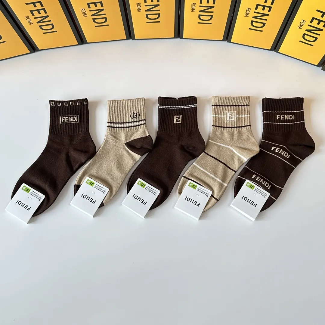 Fendi 新款中長筒靴下5双セット 茶色系