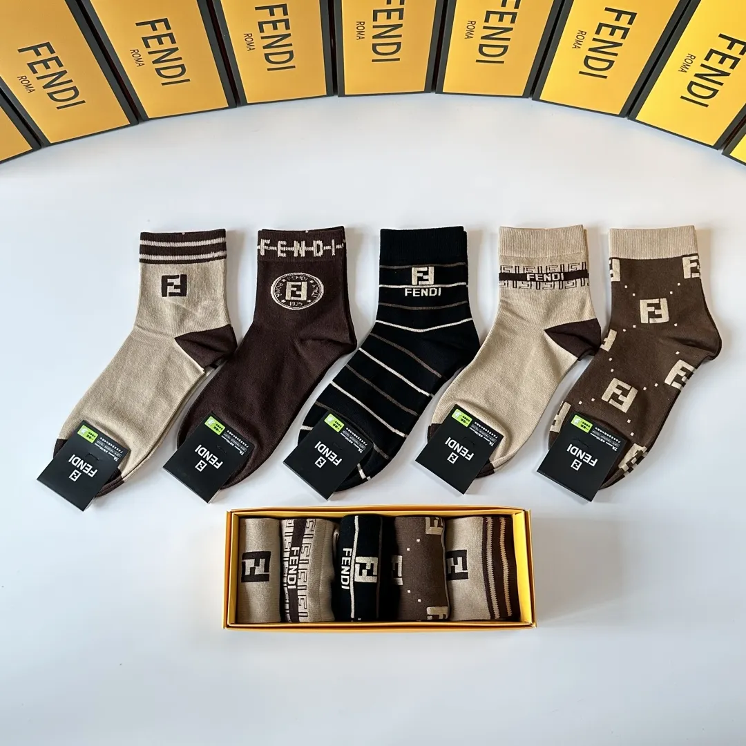 Fendi新款中長靴下マルチカラーセット - 画像 (3)