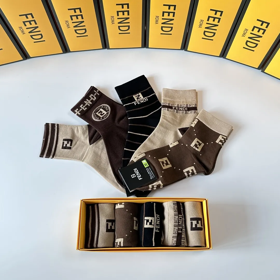Fendi新款中長靴下マルチカラーセット - 画像 (7)