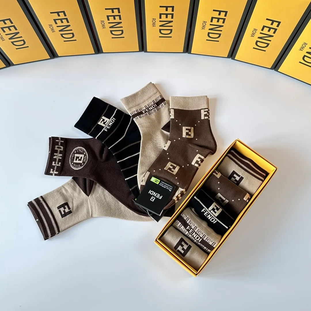Fendi新款中長靴下マルチカラーセット - 画像 (8)