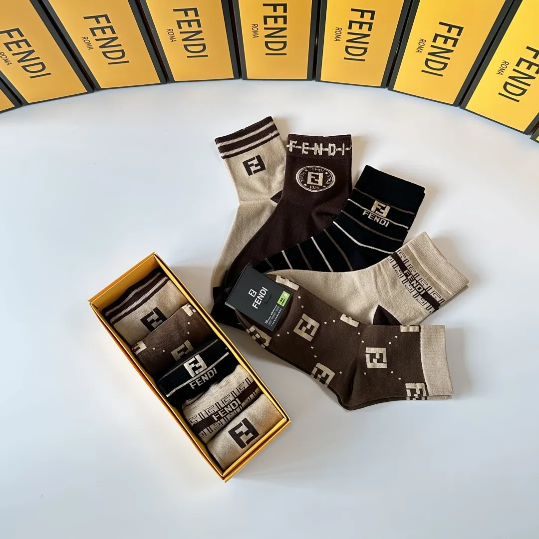 Fendi新款中長靴下マルチカラーセット - 画像 (9)