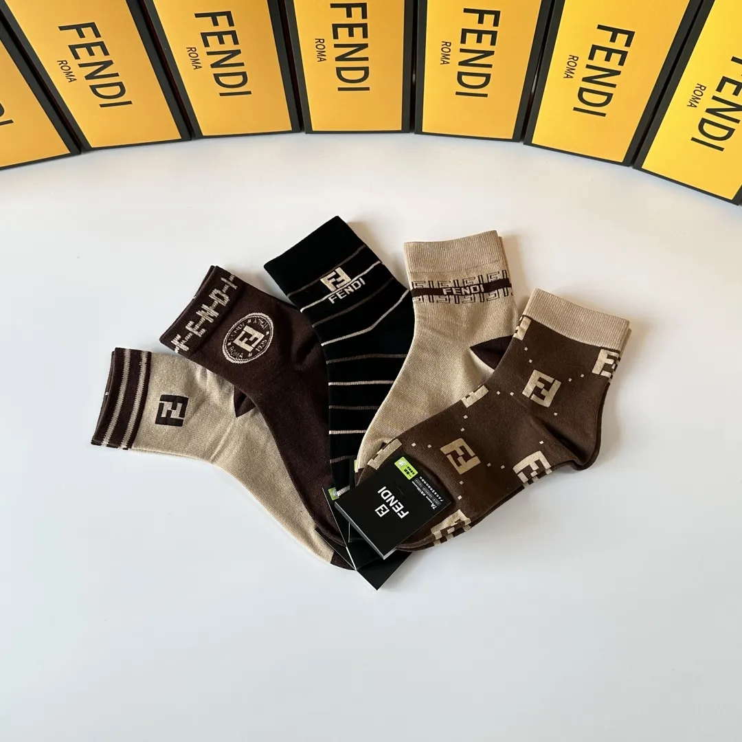 Fendi新款中長靴下マルチカラーセット - 画像 (10)