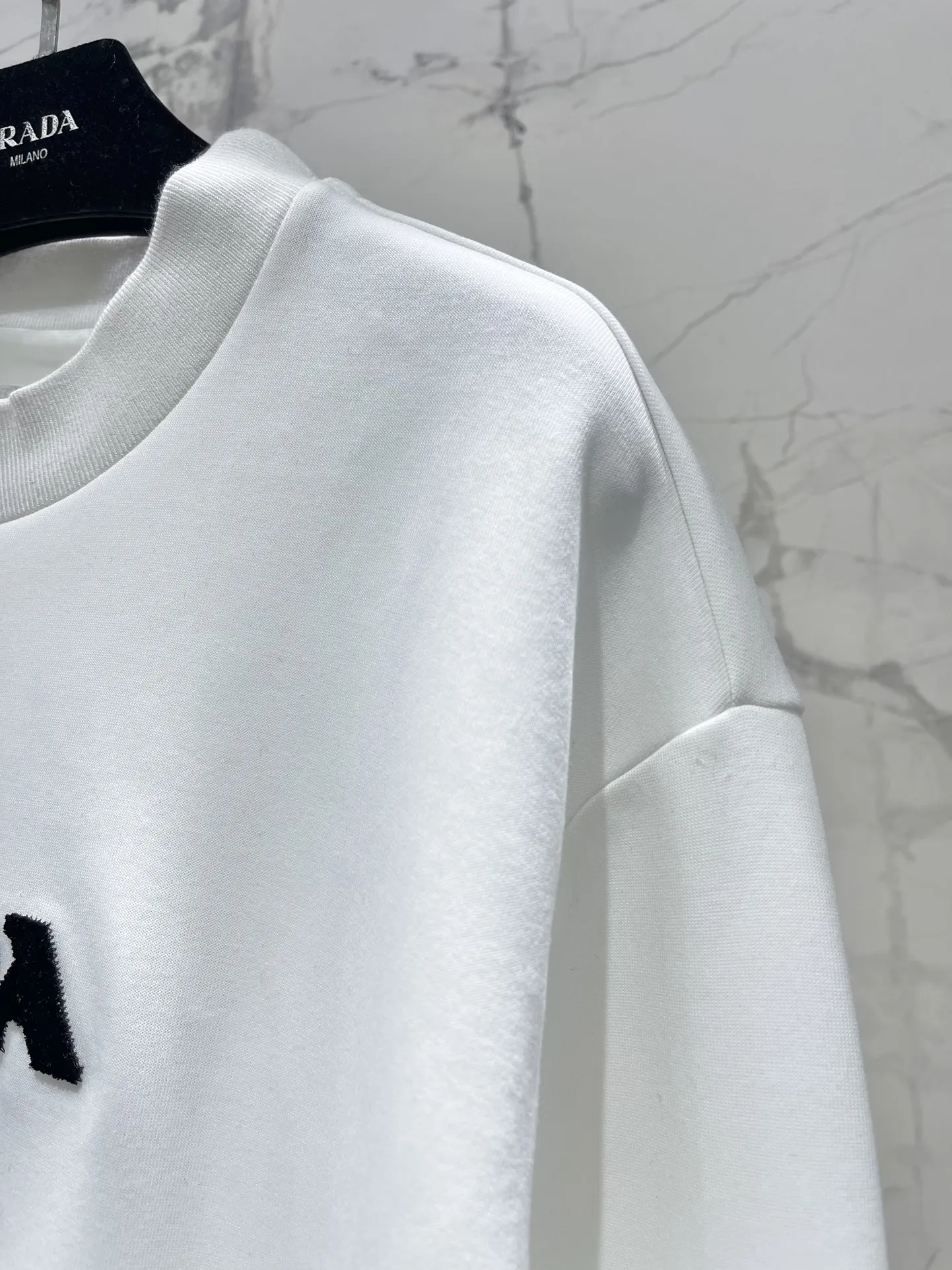 プラダ ホワイト レタリング スウェットシャツ - 画像 (5)
