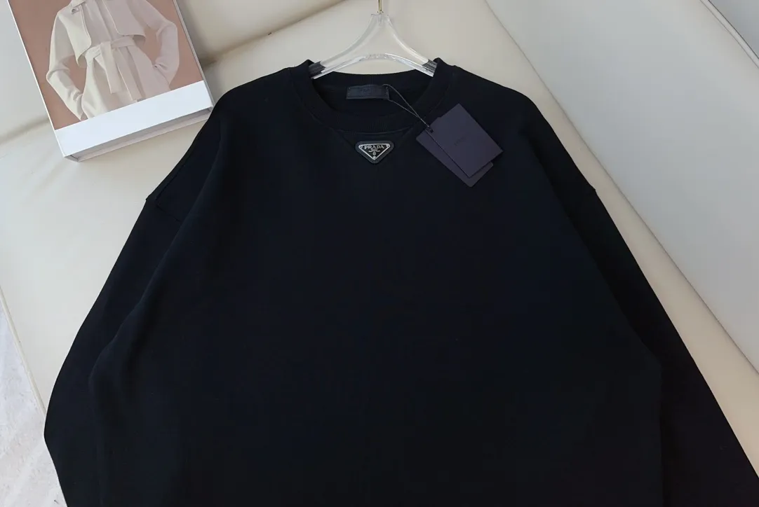 PRADAロゴラウンドネックスウェット ブラック - 画像 (4)